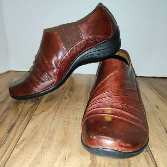 Hush Puppies Womens Brown Wedge Slip On Shoes Clogs Size: 9.5M. - Picture 2 of 9